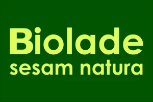 Schriftzug auf grünem Hintergrund