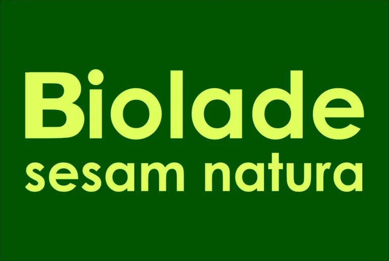 Schriftzug auf grünem Hintergrund