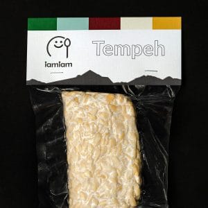 Tempeh in Vakuumbeutel mit Etikette